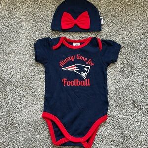 NWOT New England Patriots Onesie + Matching Beanie for infant girls